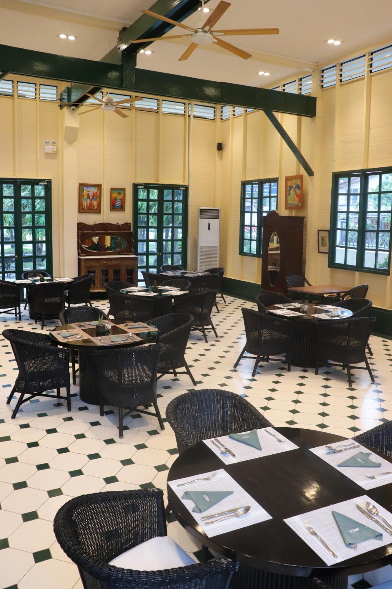 La Planta Hotel And Restaurant, Inc. Bais Bagian luar foto